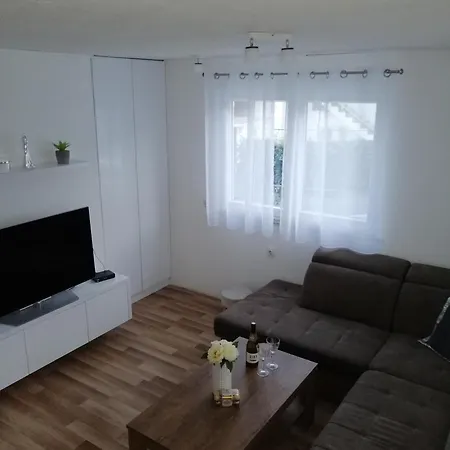 Paola * Трогір