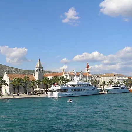 Paola Апартаменти *