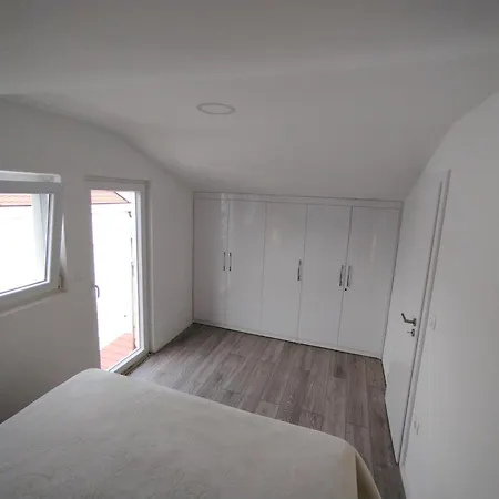 Apartman Paola *