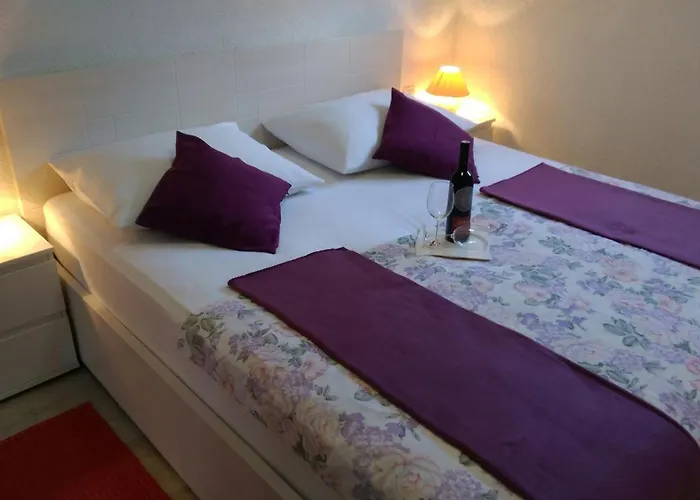 Paola * Трогір